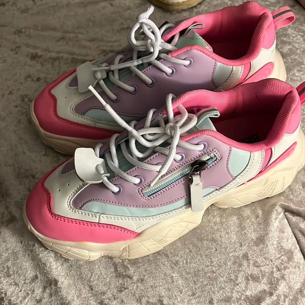 Cutest sneakers  worn once